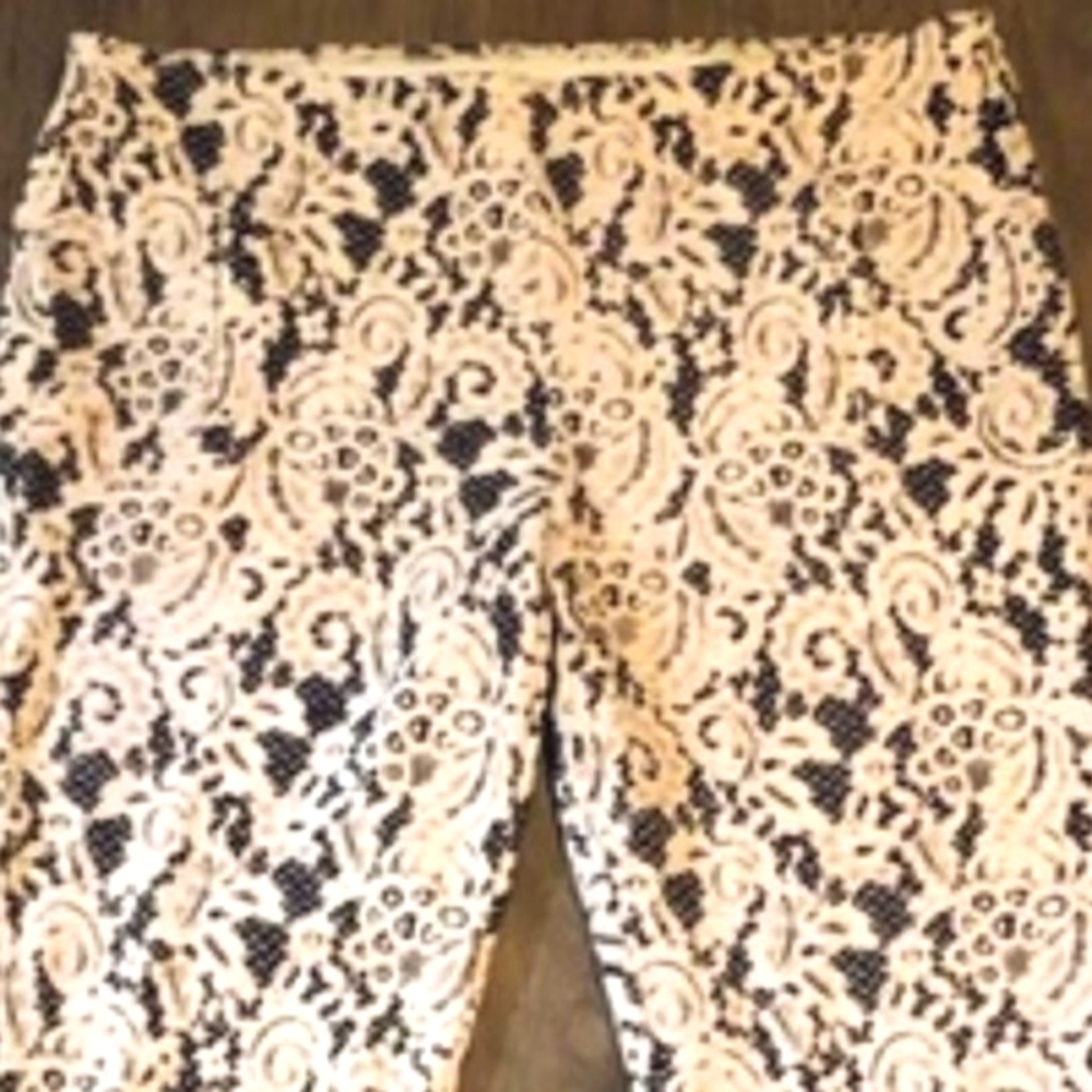 🎀 Superb Chico's Victorian Inspired Black & Ivory Lace Print Pants - S (.5) - Picture 12 of 16